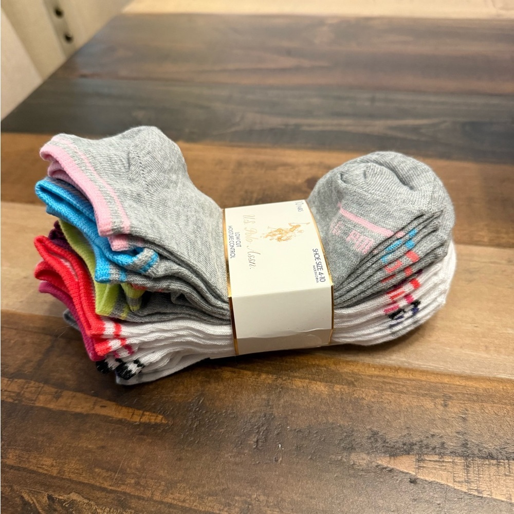 U.S. Polo Assn. Women’s Low Cut Moisture Control Socks 10 Pairs Gray White